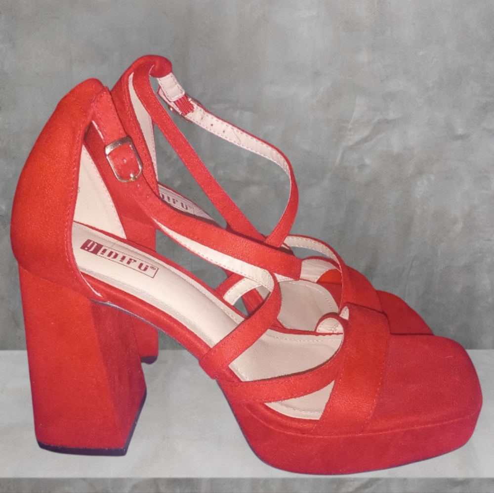 IDIFU Red Faux Suede Platform Strappy Heels Size 8.5 EUC 4 In Heel 1 In Platform